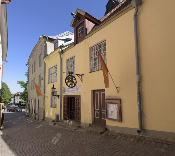 LC Tallinn Hansa ja Adamson-Ericu muuseum kuulutavad välja stipendiumikonkursi!